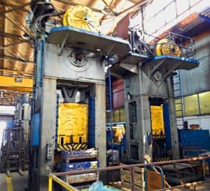 Presse d'ébavurage TMP Voronezh K2538 - 630 tonne (Photo 5)