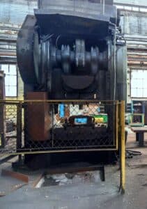 Presse d'ébavurage Smeral LKO 315 - 315 tonne (Photo 3)
