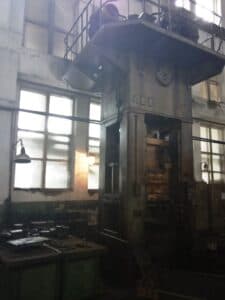 Presse d'ébavurage TMP Voronezh KB2536 - 400 tonne ID: 75409