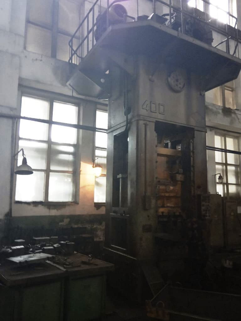 Presse d'ébavurage TMP Voronezh KB2536 - 400 tonne