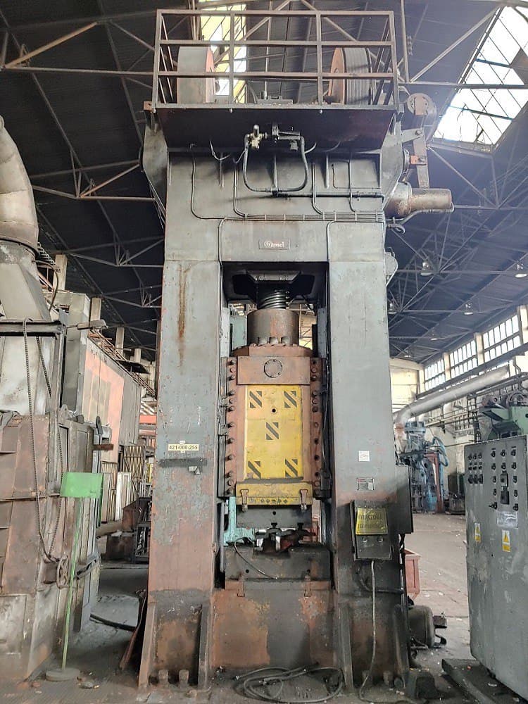 Presse à vis Gamei PHG 1000/1300 - 1300 tonne