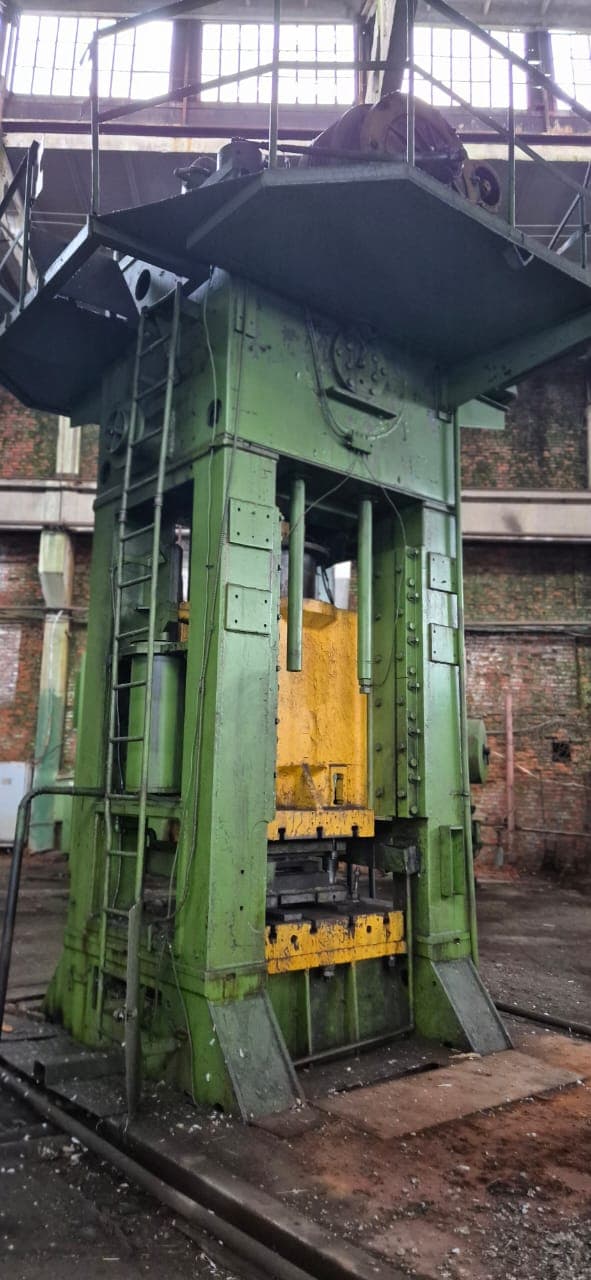 Presse d'ébavurage TMP Voronezh KB9538 - 630 tonne