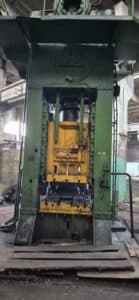 Presse d'ébavurage TMP Voronezh KB9538 - 630 tonne (Photo 3)