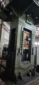 Presse d'ébavurage TMP Voronezh K2534 - 250 tonne (Photo 2)