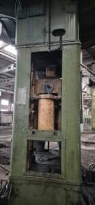 Presse d'ébavurage TMP Voronezh K2536 - 400 tonne (Photo 3)