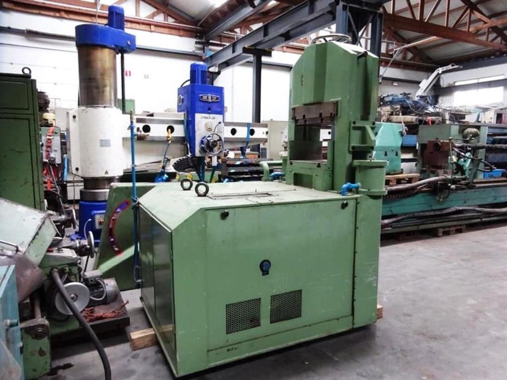 Presse à genouillère Grabener GK 360 - 360 tonne
