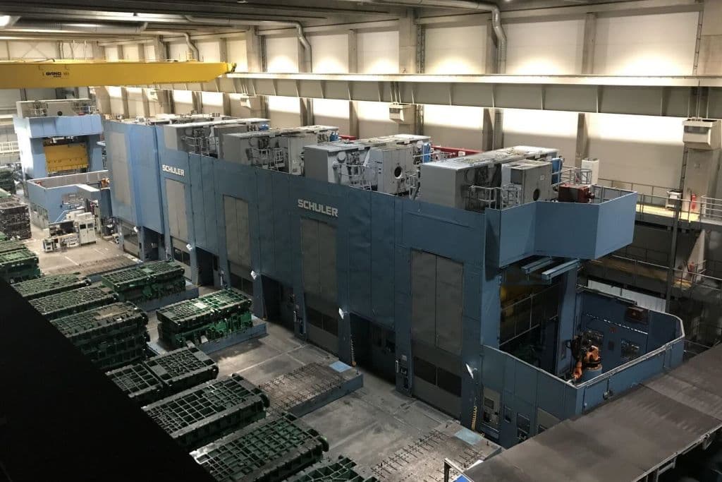 Ligne d'estampage Schuler G1 5P/8800 - 8800 tonne