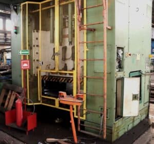 Presse mécanique Rovetta S2-400-1600-1220 - 400 tonne (Photo 4)