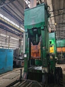 Presse d'ébavurage Erfurt PKZe 500 - 500 tonne ID: 76374