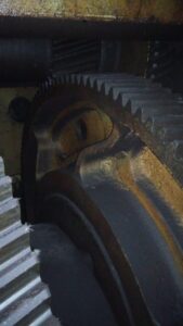 Presse d'ébavurage TMP Voronezh KA9536 - 400 tonne (Photo 2)
