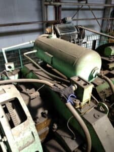 Presse d'ébavurage TMP Voronezh K2538 - 630 tonne (Photo 3)