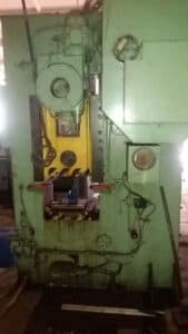 Presse à genouillère Kuzlitmash KB8334 - 250 tonne (Photo 2)