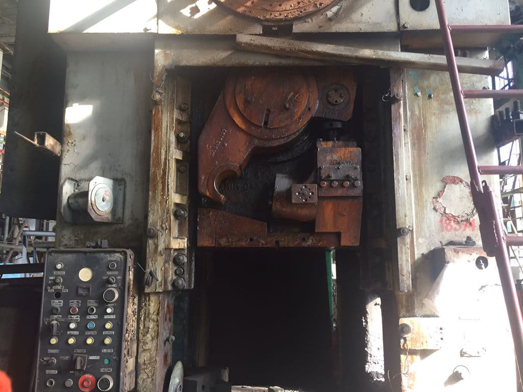 Presse de forgeage à chaud Smeral LZK 1600 - 1600 tonne
