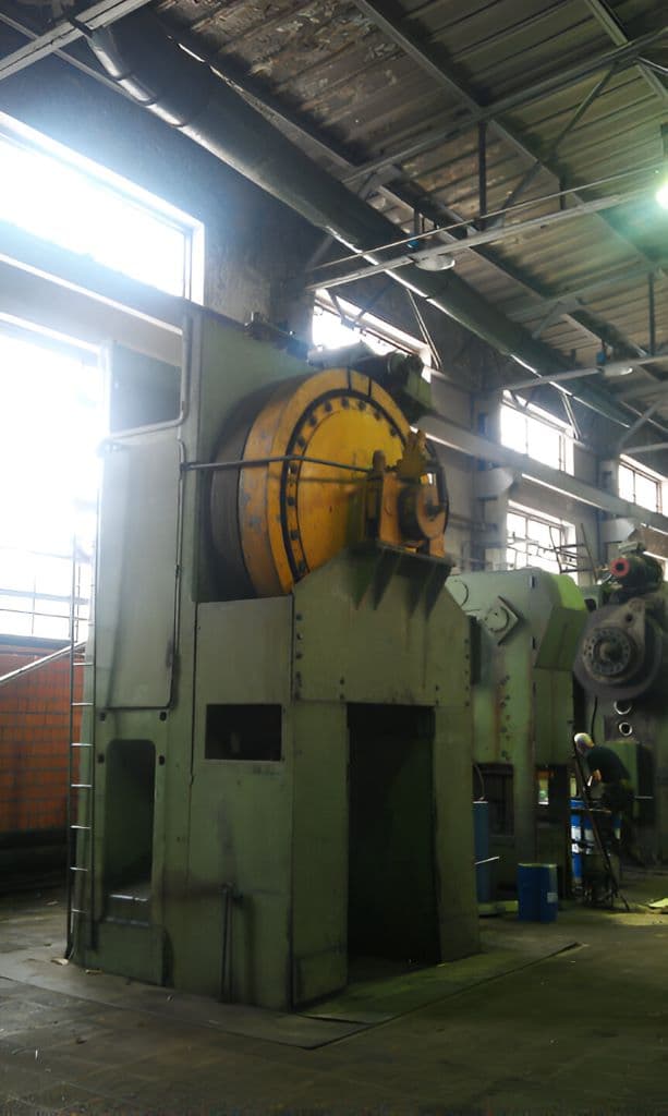 Presse de forgeage à chaud Smeral LZK 1600 - 1600 tonne