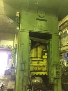 Presse d'ébavurage TMP Voronezh KB2536 - 400 tonne ID: 75487