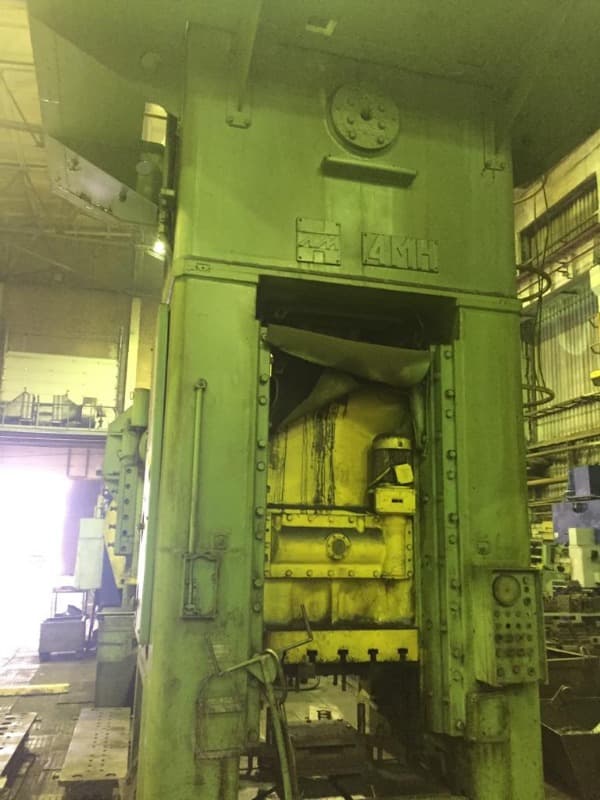 Presse d'ébavurage TMP Voronezh KB2536 - 400 tonne