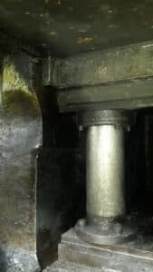 Presse de forgeage à chaud Ajax 2500 MT - 2500 tonne (Photo 1)