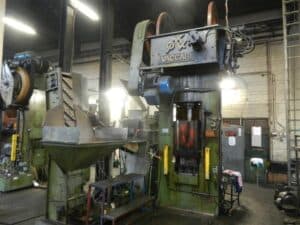 Presse à vis Vaccari 9PS - 400 tonne ID: S86002