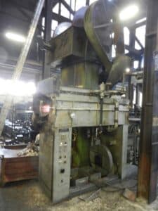 Presse à vis Vaccari 9PS - 400 tonne (Photo 9)