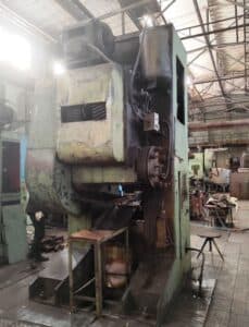 Presse à genouillère Barnaul K8340 - 1000 tonne (Photo 1)