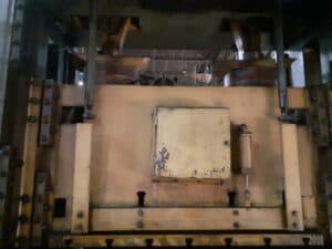 Presse d'estampage TMP Voronezh KB3537 - 500 tonne (Photo 9)