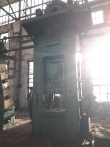 Presse d'ébavurage TMP Voronezh KB9534 - 250 tonne (Photo 2)