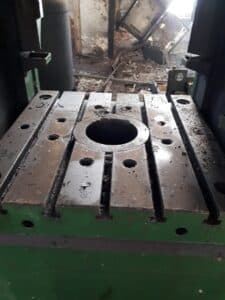 Presse d'ébavurage TMP Voronezh KB9534 - 250 tonne (Photo 3)