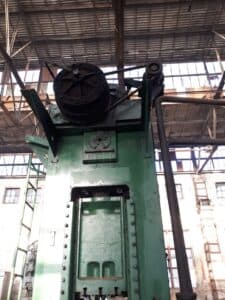 Presse d'ébavurage TMP Voronezh KB9534 - 250 tonne (Photo 6)