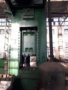 Presse d'ébavurage TMP Voronezh KB9534 - 250 tonne ID: 75504