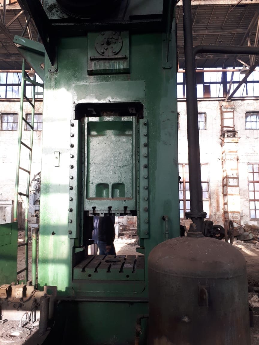 Presse d'ébavurage TMP Voronezh KB9534 - 250 tonne