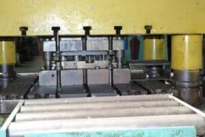 Presse d'estampage Ryazan AA6230 - 100 tonne (Photo 2)