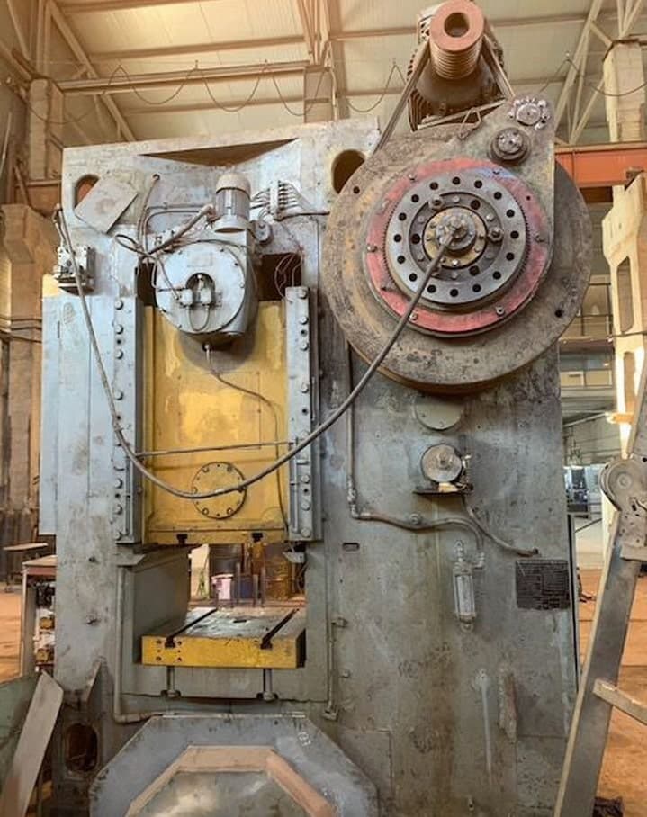 Presse à genouillère Barnaul KB8340 - 1000 tonne
