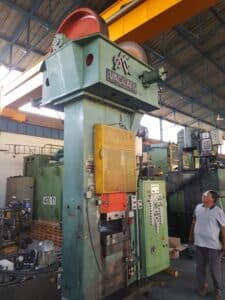 Presse à vis Vaccari 9PS - 400 tonne (Photo 2)