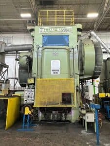 Presse de forgeage à chaud Nittan Massey MHFP-2800LW - 2800 tonne ID: 76411