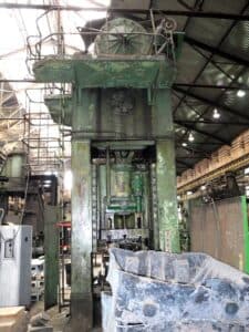 Presse d'ébavurage TMP Voronezh K9538 - 630 tonne (Photo 3)
