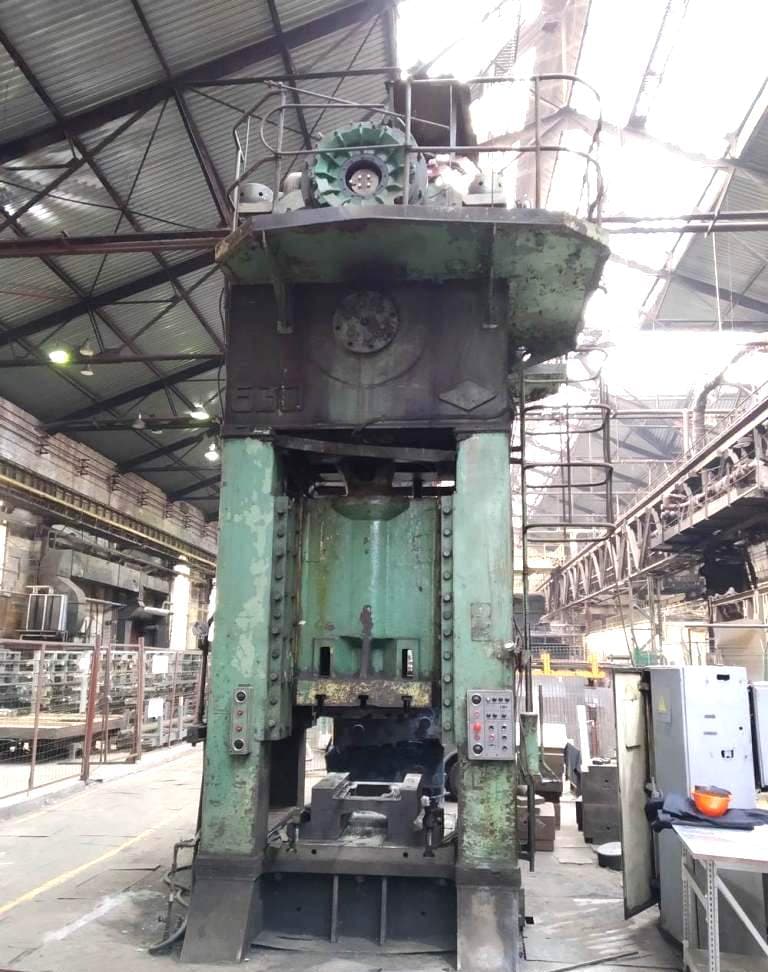 Presse d'ébavurage TMP Voronezh K9538 - 630 tonne