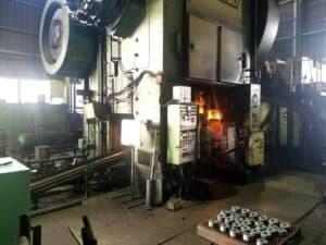Presse de forgeage à chaud TMP Voronezh KB8546 - 4000 tonne (Photo 3)