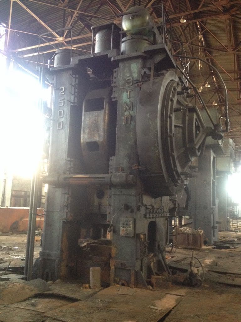 Presse de forgeage à chaud TMP Voronezh K8544 - 2500 tonne