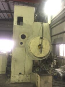 Presse à genouillère Barnaul K8340 - 1000 tonne (Photo 4)
