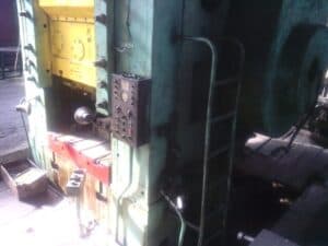 Presse à genouillère TMP Voronezh K8344 - 2500 tonne (Photo 1)