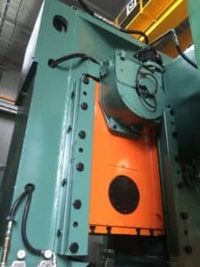 Presse à genouillère Barnaul KB8342 - 1600 tonne (Photo 2)