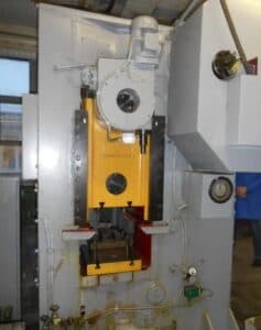 Presse à genouillère Kuzlitmash KB8334 - 250 tonne (Photo 4)