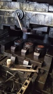 Presse de forgeage à chaud Smeral LZK 1000 P - 1000 tonne (Photo 2)