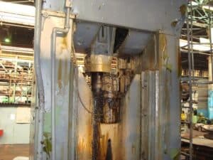 Presse d'ébavurage Erfurt PKZ 800/1000 - 800 tonne (Photo 1)