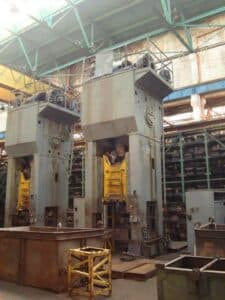 Presse d'ébavurage Erfurt PKZ 800/1000 - 800 tonne (Photo 2)