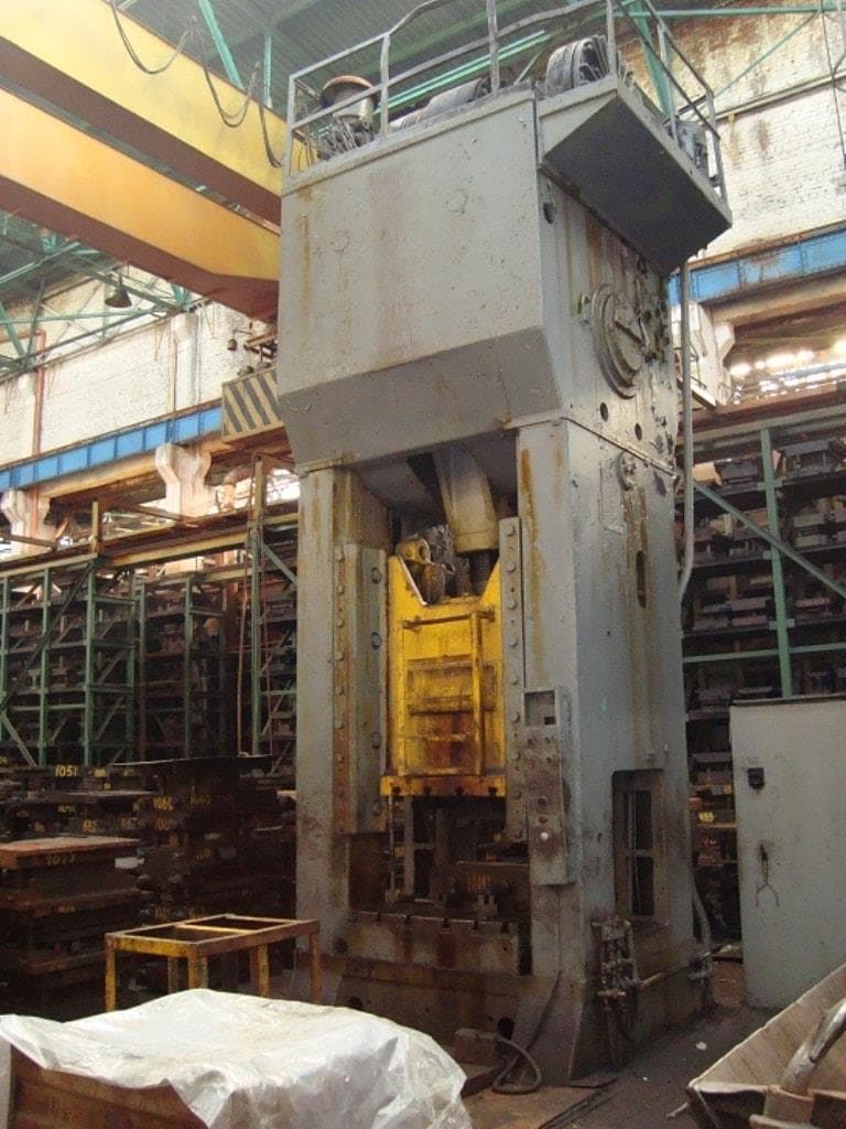 Presse d'ébavurage Erfurt PKZ 800/1000 - 800 tonne