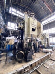 Presse de forgeage à chaud Kurimoto C2F-1600 - 1600 tonne (Photo 1)