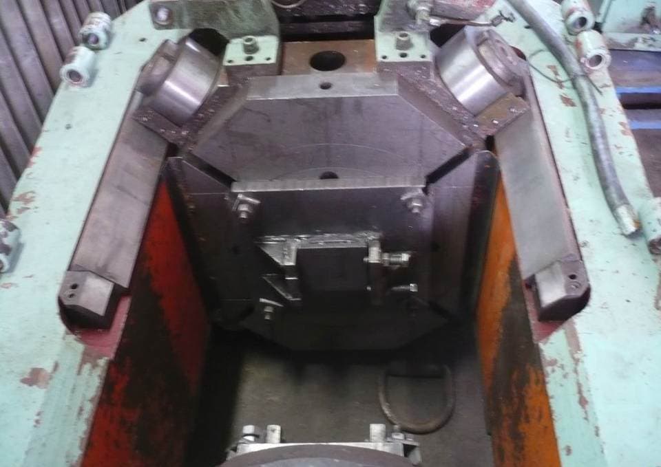 Presse hydraulique P7640 - 1000 tonne