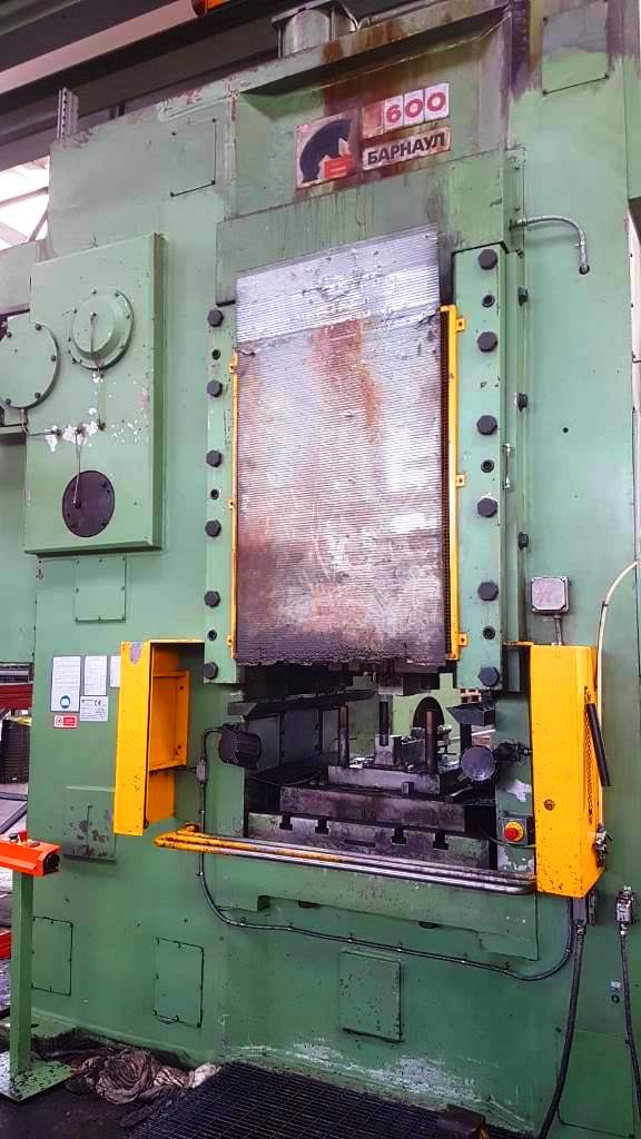 Presse à genouillère Barnaul KB8342 - 1600 tonne