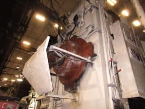 Presse de forgeage à chaud Manzoni SR1300 - 1300 tonne (Photo 9)